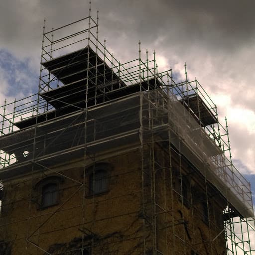 Échafaudage sur bâtiment ancien - Buty Échafaudages